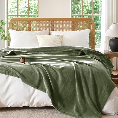 CHUFFED Cotton Waffle Blanket Queen Size - Plush Milk Velvet & Reversible Waffle Weave,Anti-Static 500Gsm Design，Thick Cozy Soft Winter Blanket for Bed, Couch, Sofa - Olive Green, 90x90 Inches