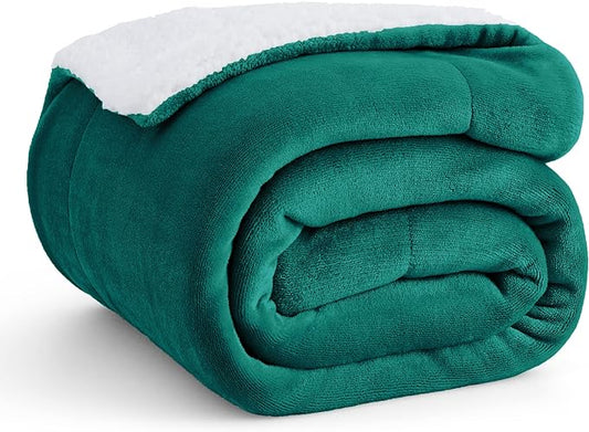 Bedsure GentleSoft Sherpa Fleece Throw Blanket for Couch - Thick and Warm Throw for Women and Men, Soft Fuzzy Plush Christmas Blanket for Winter, Forest Green, 50x60 Inches